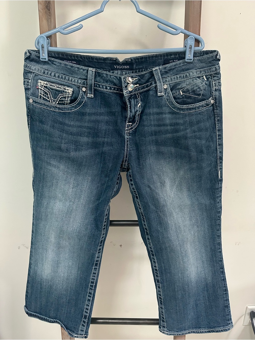 Vigoss Women’s Dark Wash New York Capris